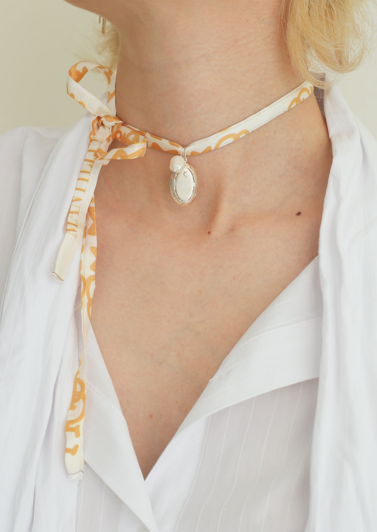 Angel Oval Vilma Pearl Fos Silk Cord