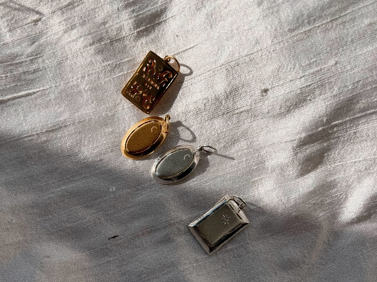 Hermis Signet Ring - Gold