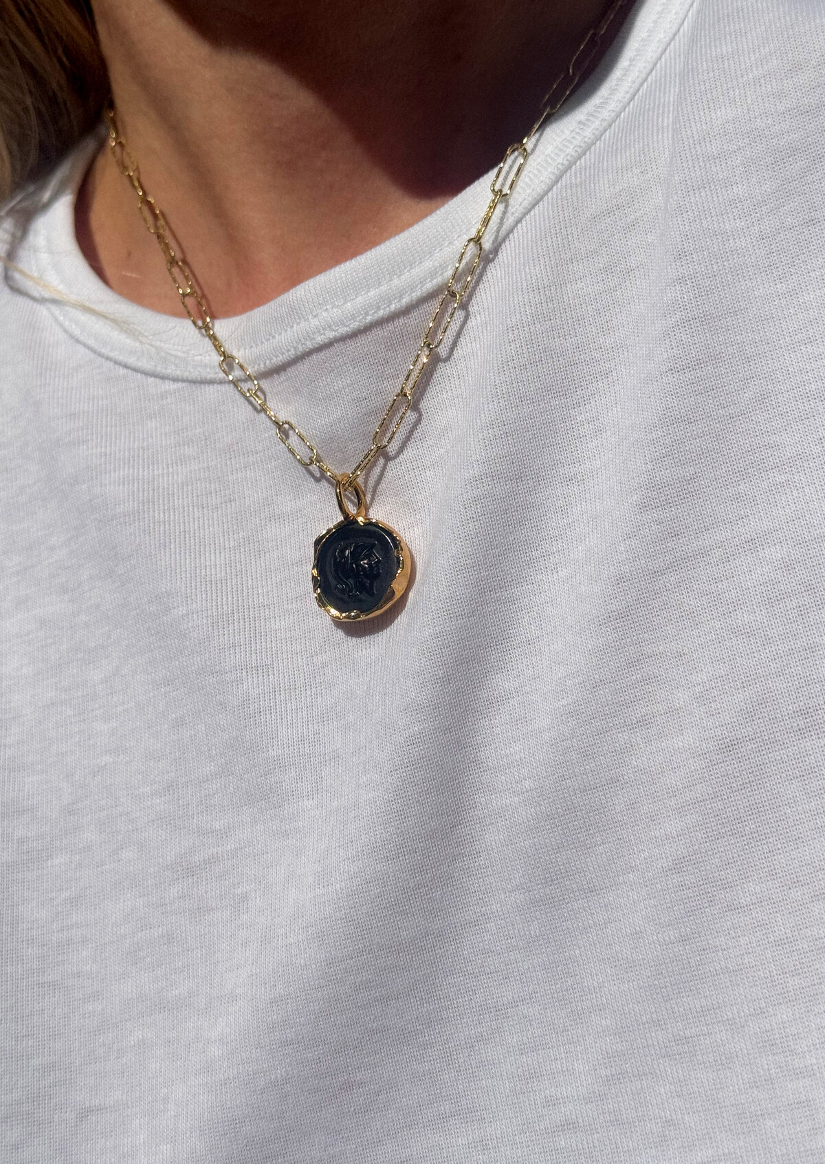 Athéna Cameo Onyx Diamond Cut Necklace Athéna Cameo Onyx Diamond Cut Necklace