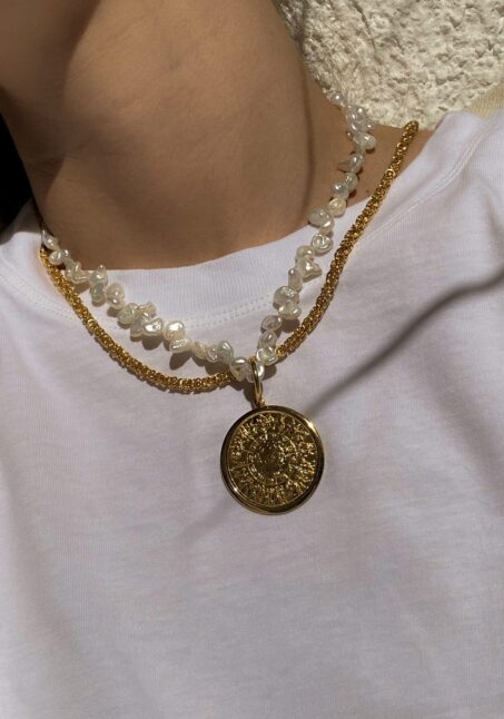 SHIELD OF ACHILLES PEARL NECKLACE SHIELD OF ACHILLES PEARL NECKLACE